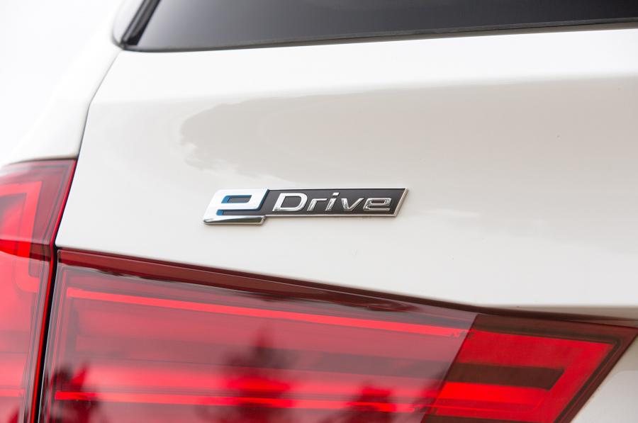 Логотип BMW X5 xDrive40e 2017 года  (NA) (фото 5 из 22)